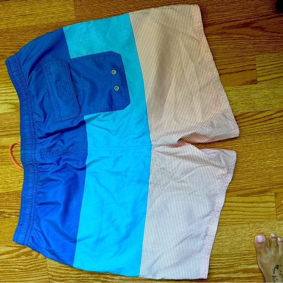 Vineyard Vines Swim Trunks - Picture 3 of 7
